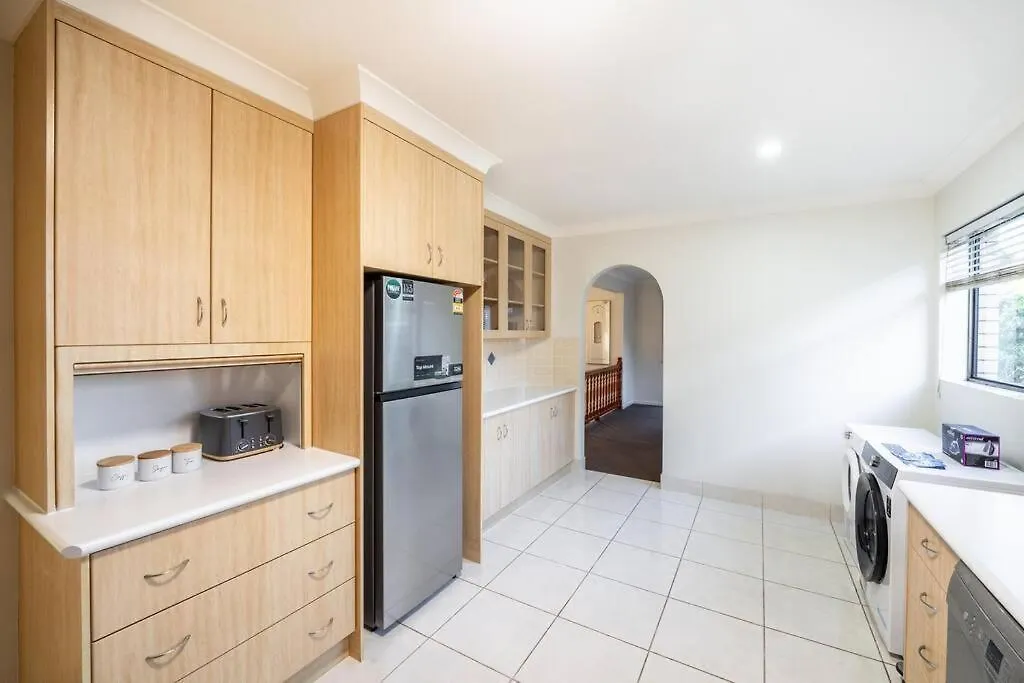Bright Sunnybank Getaway - 4Br 2Ba Villa Brisbane Vakantiehuis