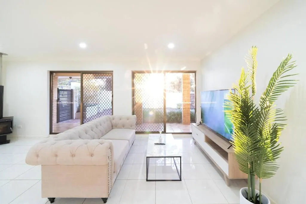 Bright Sunnybank Getaway - 4Br 2Ba Villa Brisbane