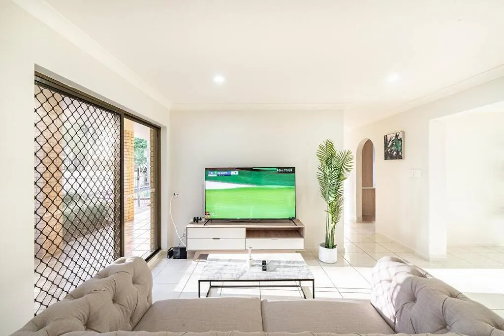 Bright Sunnybank Getaway - 4Br 2Ba Villa Brisbane
