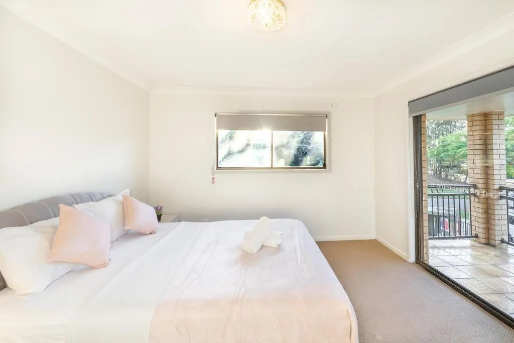 Holiday home Bright Sunnybank Getaway - 4Br 2Ba Villa Brisbane