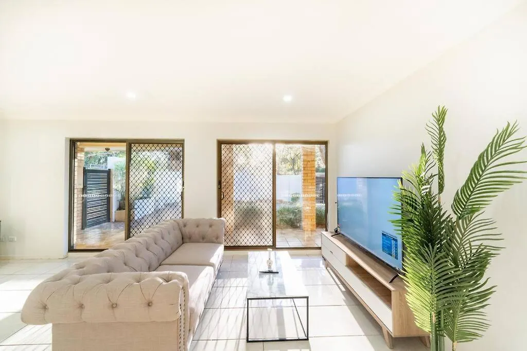 Bright Sunnybank Getaway - 4Br 2Ba Villa Brisbane 0*,
