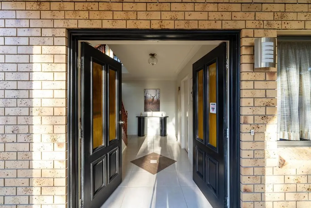Bright Sunnybank Getaway - 4Br 2Ba Villa Brisbane Vakantiehuis